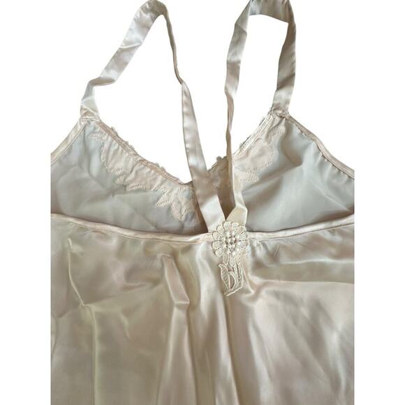 Vanity Fair Women's Beige V-Neckline Sleeveless Nightgown Size 32 - Picture 5 of 8